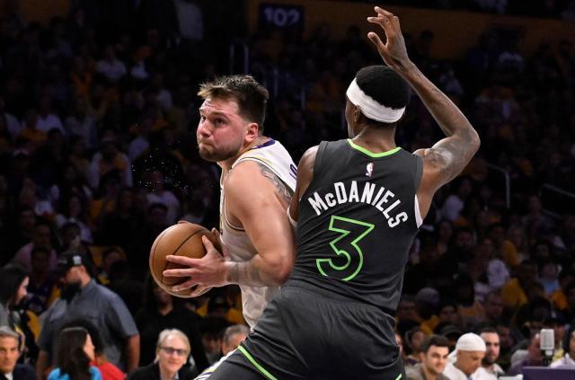 轰25分+封印东契奇杀招!1.36亿王牌变湖人心头刺