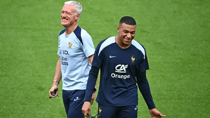 v站体育-法国无意抵制美国世界杯,法体育部长:足球必须和政治分开