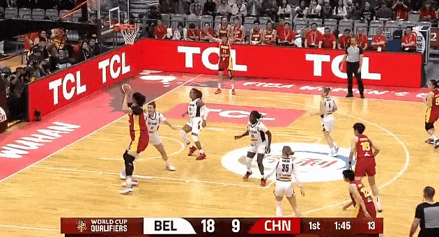 v站体育-张子宇篮下接球强攻打进，中国女篮追至11-18落后比利时