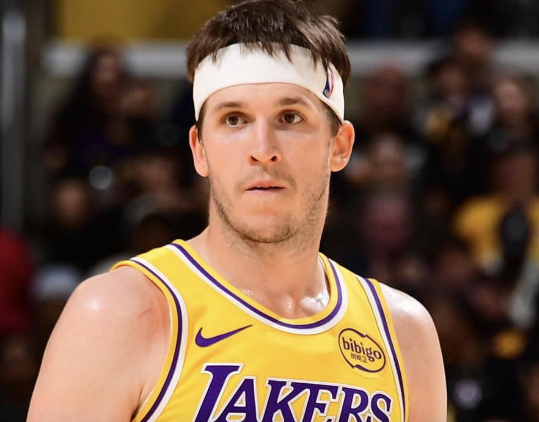 v体育-里夫斯谈故意罚球不中:之前我犯了错误,当时只想着拼一把